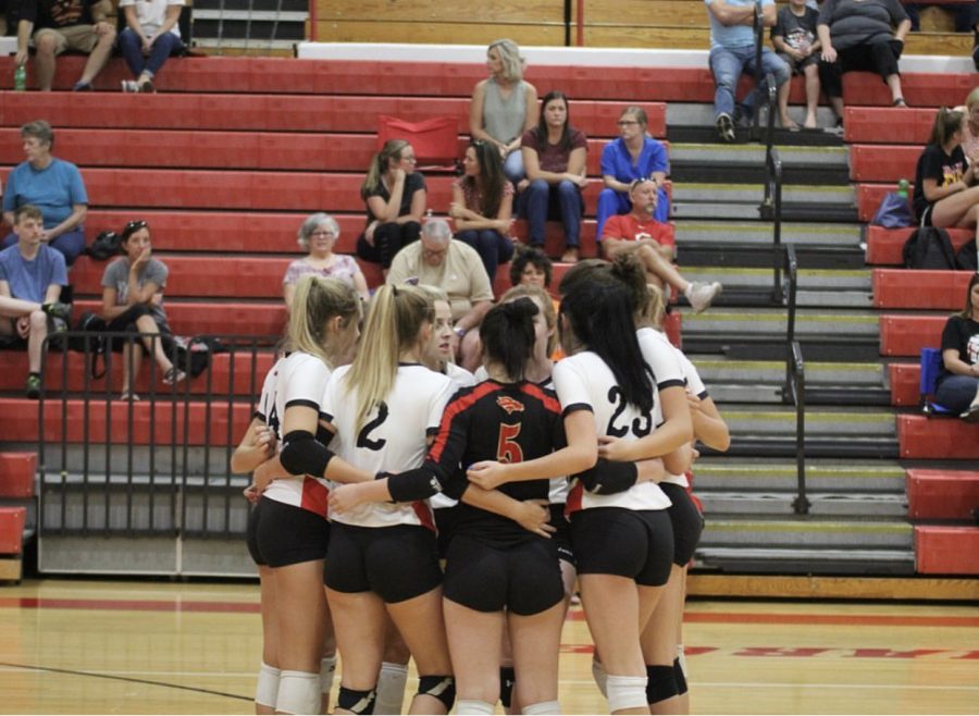 Volleyball Prepares for Senior Night