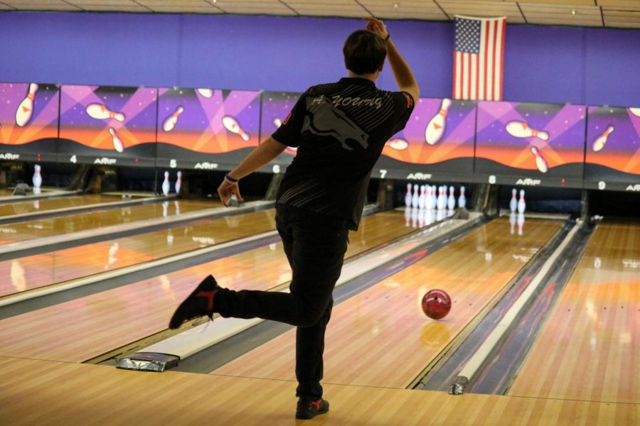 Senior+Adam+Young+bowling%2C+to+pick+up+the+spare.+Young+had+to+step+into+the+big+shoes+today%2C+to+fill+the+shoes+of+the+two+seniors%2C+from+last+year.+%E2%80%9C%E2%80%9CI+mean%2C+it+might+be+better.+A+lot+of+people+expect+me+to+do+better%2C+because+we+lost+seniors+last+year%3B+the+two+best+players%2C+last+year.+They+expect+me+to+step+it+up%2C+and+try+to+get+it+done%2C+and+that+is+what+I%E2%80%99m+going+to+try+to+do%2C%E2%80%9D+Young+said.