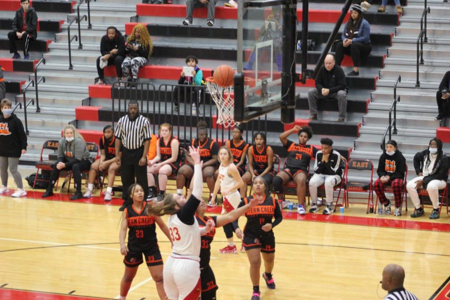 Haleigh Mason making a layup. Bullitt East girls basketball is in the sixth region in kentucky. 