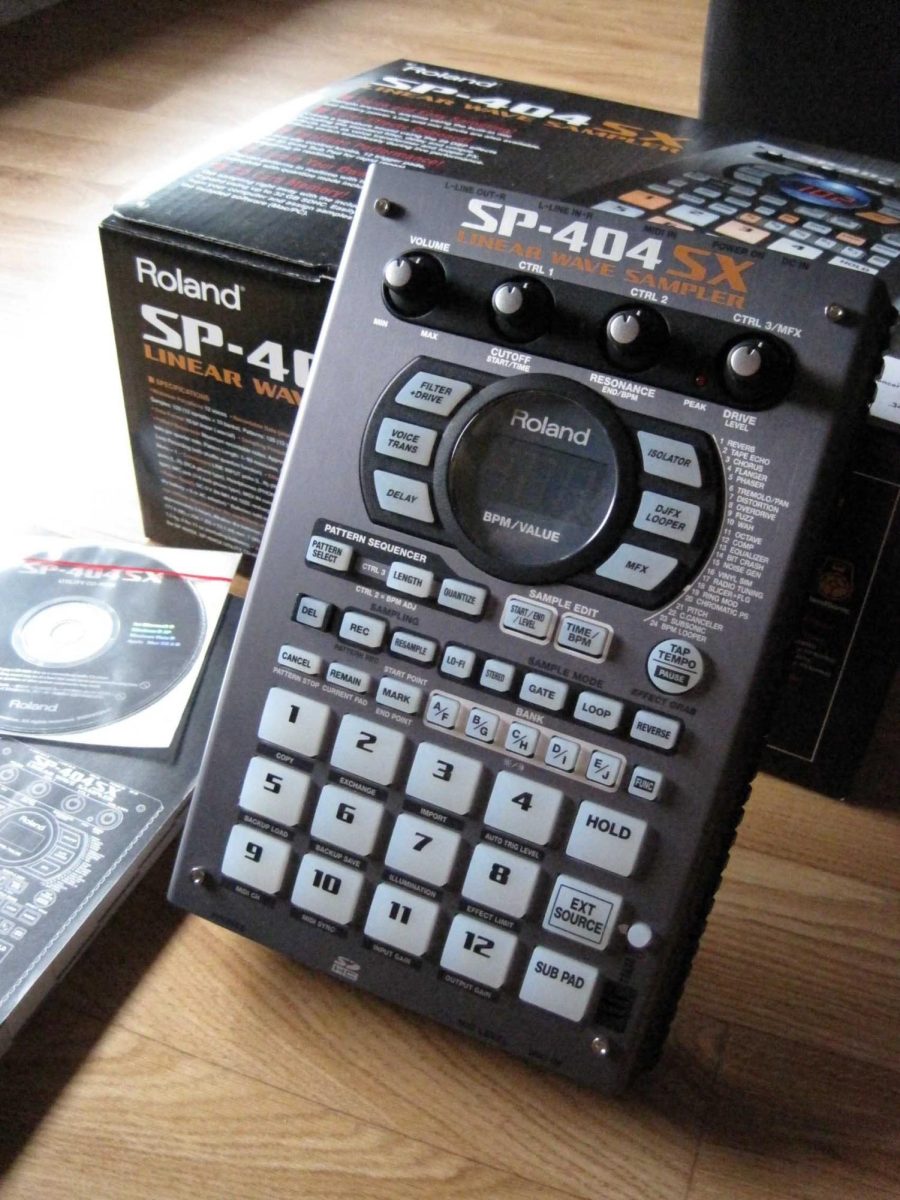 The Roland SP-404SX, the sampling machine JPEGMAFIA used to produce the entirety of "SCARING THE H***."