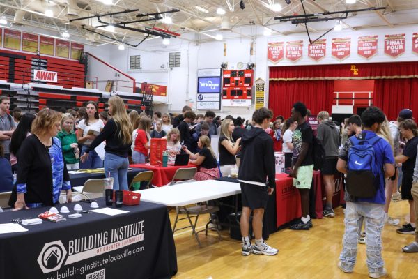 The College and Career Fair gave students a chance to explore the infinite amount of possibilities that are provided. Through conversations, open minds, and networking, the decision making process of the future is now a little easier. “The students are already looking for what to do next. It makes it easier on my side and the rest of the vendors to actually engage and build those conversations,” John Lipsey, E6 First Class Petty Officer (PO1) with the United States Navy and Coast Guard, said.